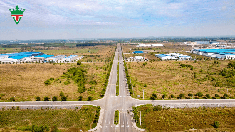 Khu dân cư Đất Đỏ nằm gần với 4 hồ sinh thái tự nhiên, mang đến không khí mát lành