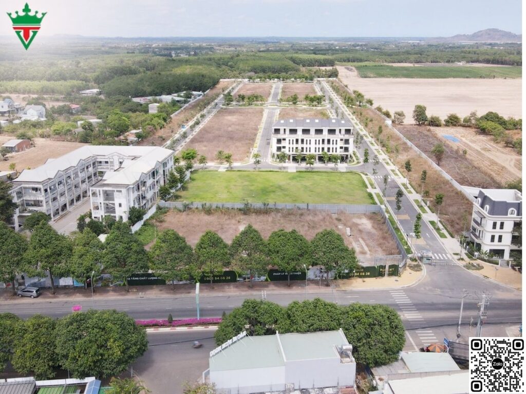 Khuôn viên cây xanh suốt bốn mùa tươi tốt tại Phú Mỹ Factsheet giúp cư dân như có thêm năng lượng