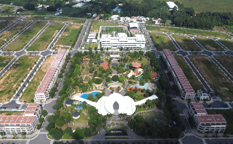 so-sanh-Lumi-an-village-va-khu-dan-cu-da-bac-2025