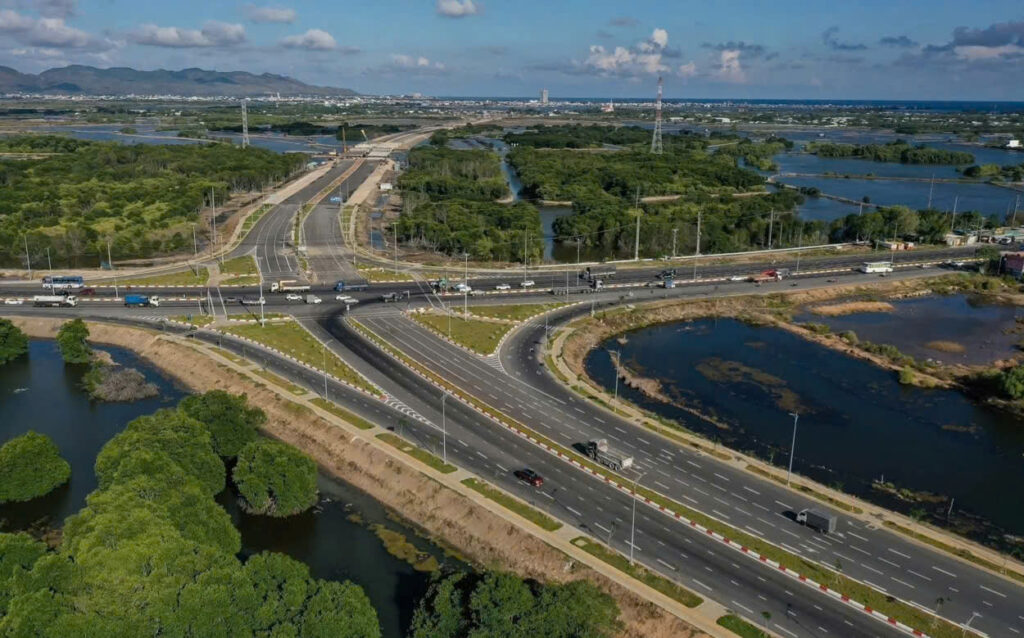 song-giua-thien-nhien-980-trieu-lumi-an-village